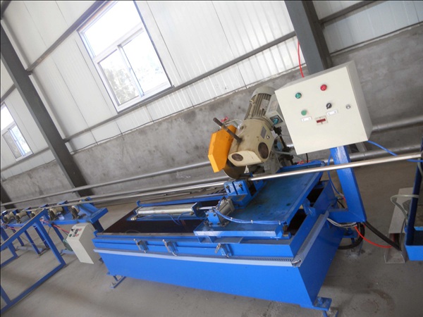 全自動(dòng)在線定尺飛鋸